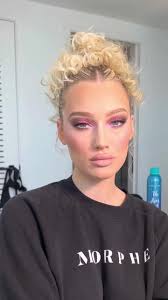 Ashley Erickson Hairstyle Glat Lip