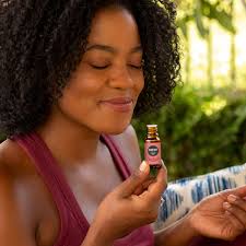 Amazon.com: Edens Garden Xiang Mao 精油- 100%  純優質、未稀釋、天然、治療、芳香療法、最適合擴香、蠟燭、洗衣、加濕器10 毫升(.37 盎司) : 健康與家庭