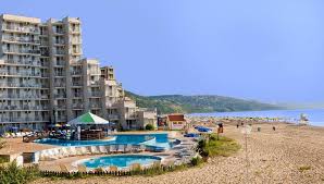 Turiștii aleg din mai multe motive litoralul bulgariei, in special pentru poziția aproape de românia, tarifelele mici și serviciile all inclusive. Hotel Elitsa Albena Bulgaria 2021 Oferte Travel Planner