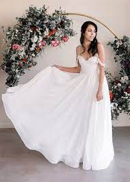 15 Sustainable Eco Friendly Wedding Dresses You Ll Love Saying Yes To Wedding Dresses Lace Indie Wedding Dress Wedding Dresses