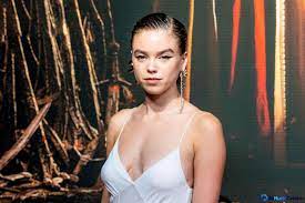 Nude Celebrities