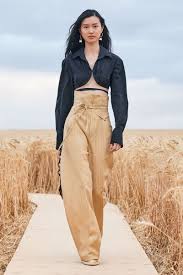 L Amour Jacquemus Ss21 Ready To Wear In 2020 Fashion Fashion Week Fashion Show