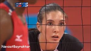 W sezonie 2018/2019 nie grała w żadnym klubie, gdyż miała urlop macierzyński. Voleybol Naz Aydemir Akyol Nevzatbayraktar Youtube