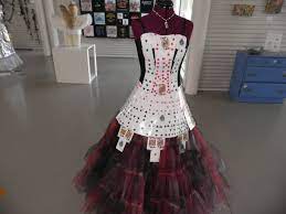 Playing cards, on hand or $1. Dress Made From Playing Cards Stunning Combination Of Art And Style Dresses Victorian Dress Dress Making