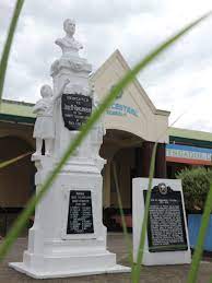 File:Jose Maria Panganiban monument at Naga Central School 01.jpg -  Wikimedia Commons