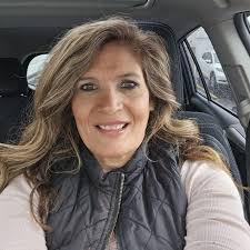 Lol I don't know what we were talking about but our facial expressions  don't match. Love you , Mom. Happy birthday 🎂