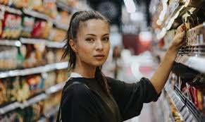 Here is a realistic look at how much you should spend on groceries based on real household food budgets. 7 Grocery Shopping On A Tight Budget For One Person Tips
