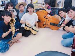 鳥取大学医学部ジャズ研究会 on X: 825日に愛媛県で開催される中四国ジャズフェスに向けての最後の練習が終わりました！  米子ジャズ研からは「yonagology」が出演します！ As：角本寛樹 Tp：松尾拓 Tb：木下昂 Pf：大井水樹 Dr：大島里奈 Ba：門原響生  Perc：大竹諒 で ...