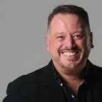 Empresario Don Stockwell se reinventa y lanza programa de entretenimiento