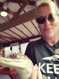 Suzi Patterson's Instagram, Twitter & Facebook