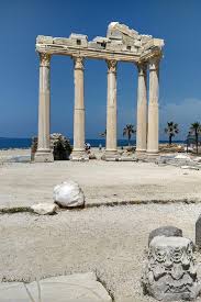 Antalya'ya 80 km mesafede bulunan manavgat, doğal güzellikleri ve tarihi yapıları ile öne çıkmaktadır. Pin On Antalya