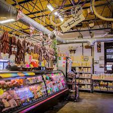 Mazzaro S Italian Market 2909 22nd Ave N St Petersburg 727 321 2400 It Never Fails That Mazzaro S Takes Ho Italian Market Tampa Bay Culinary Destinations