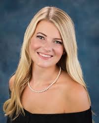 Janis Carson's Instagram, Twitter & Facebook