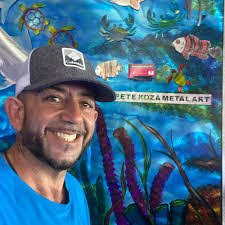 Lisa Peele's Instagram, Twitter & Facebook