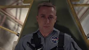 The life of neil a. Ryan Gosling On The Surreal Process Of Simulating Space Travel In First Man Exclusive Entertainment Tonight