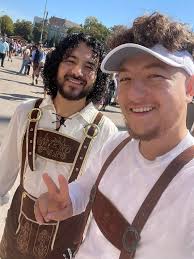 Seats for the 2.5-hour parade are popular. As some grandstands are already  sold out, now would be a good time to get your tickets. Have you ever  attended Trachten- und Schützenzug? Do