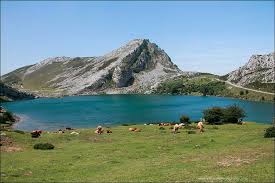 Maybe you would like to learn more about one of these? Visitar Cangas De Onis Y Ruta Circular Por Los Lagos De Covadonga