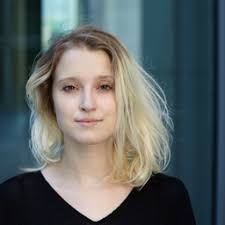 Mitarbeitende von Arrows Group