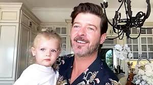 In this tutorial we show you how to get a robin thicke inspired hairstyle. Robin Thicke And April Love Geary Welcome Baby No 3 Entertainment Tonight