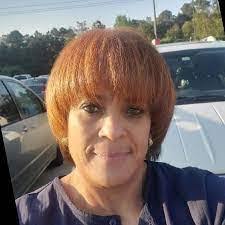 Shari Reed's Instagram, Twitter & Facebook