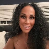 Sharon Dey's Instagram, Twitter & Facebook