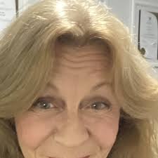 Photo posted by Meryl Streep (@merylstreepms)