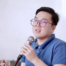 阿麥老师- 今天在MELODY 与DJ杨理强Li Qiang 有约！！ #十号捕手今天捕到我，在空中探讨...