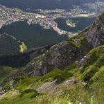 Lyrics of song sus, la poarta raiului. Pe Un Picior De Plai Pe O Gura De Rai Valea Prahovei