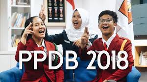 Ayahnya merupakam seorang belanda dan ibunya orang betawi. Describe Mht 05 By Osis Smanu Mh Thamrin