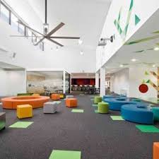 Modern Elementary School With Creative Design Interior Design School School Interior Modern Classroom