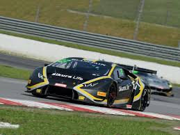 A lamborghini urus holds still only when it reaches a specific point where light and nature combine in the most stunning way. Lamborghini Huracan Gt3 2016 Racerbil Til Salg Racemarket Net Norge