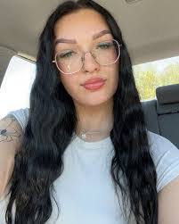 Deanna Tyree's Instagram, Twitter & Facebook