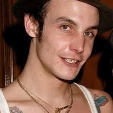 Inconvenient everyday objects by Katerina Kamprani @katerina.kamprani