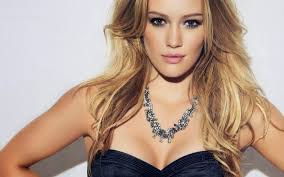 Precisamos falar sobre Hilary Duff!