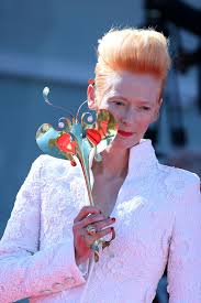 Maybe you would like to learn more about one of these? Tilda Swinton Die Oscarpreistragerin Erklart Dass Sie Queer Ist Gala De