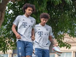 Maybe you would like to learn more about one of these? Fc Bayern Fc Chelsea Und Fc Arsenal Buhlen Um Munchner Youngster Fc Bayern