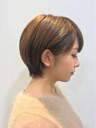 ショートスタイルこそもっとも横顔 が素敵にみえるヘアスタイルです 顔まわり 襟足はいつも真剣に考えて こだわってカットしています 1人1人のお顔の形 お首の長さ 生えグセをみてバランスを考えています ショートヘア ショートのヘアスタイル ヘアスタイル