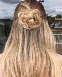 Flechtfrisuren Trend Flower Braid Blonde Haare Einfach Hairstyles Hair Styles Hair Long Hair Styles