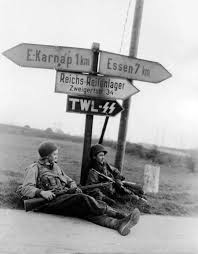 Cobravaifumar War Photography War Wwii