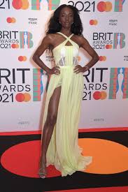 Dua lipa was among the first to arrive on the brit awards red carpet. Hlwskbd7mvyvem