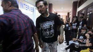 Soal kasus jerinx sid, anji khawatirkan hal ini. Babak Baru Kasus Idi Kacung Who Jerinx Sid Segera Sidang 7 Jaksa Akan Tangani Perkara Tribunnews Com Mobile