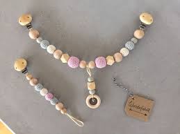 In Diesem Set Erhalten Sie Eine Schnullerkette Sowie Eine Kinderwagenkette Mit Anhanger Kinderwagenkette Diese Schnullerkette Kinderwagenkette Schnuller