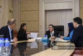 Econs (hon) (um) mpa (southern (perancangan & pembangunan) dato' prof dr abdul halim haji mohd nawawi dssa becons pusat inovasi prof madya dr mohamed hashim mohd kamil dpa (itm); Kunjungan Hormat Pengerusi Majlis Amanah Rakyat Mara 16 Januari 2020 Yb Menteri Kewangan Tuan Lim Guan Eng Telah Menerima Kunjungan Hormat Pengerusi Majlis Amanah Rakyat Yb Dr Hasnita Binti Dato Hashim Di Kompleks