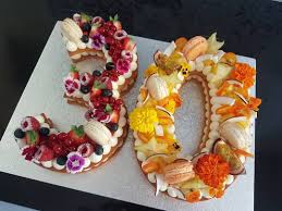 Umbercake Fruits Rouges Et Exotique Numbercake Lettercake Gateauchiffre Gateaulettre Anniversaire Birthdaycake Gateaux Aux Numeros Patisserie Macaron