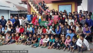 Ziona chana, reportedly the father of the biggest family on earth, died in the northeastern indian state of mizoram on sunday at the age of 76, according to media. World S Large Families 1 Chinadaily Com Cn