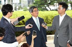 영화의 내용하고 크게 상관없는 제목이라도 엄마, 아빠, 가족 들이 안 나오는 작품이 나왔다는 자체만으로 어느 정도 메리트가 있다고 생각합니다. ê¹€ëª…ìˆ˜ ëŒ€ë²•ì›ìž¥ í›„ë³´ìž ìžë…€ ë©°ëŠë¦¬ ì‚¬ìœ„ ì‚¬ëˆ ëª¨ë' ë²•ì¡°ì¸ ì¤'ì•™ì¼ë³´