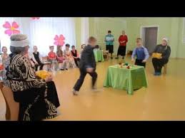 игры с детьми на 8 марта в детском саду Igra S Babushkami Vylechi Babushku Utrennik 8 Marta Starshaya Gruppa Youtube Youtube 8 Martie Music