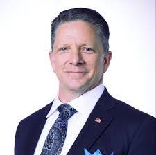 Peter Giusti's Instagram, Twitter & Facebook