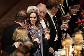 Catherine, the Princess of Wales toasts during the state banquet ...