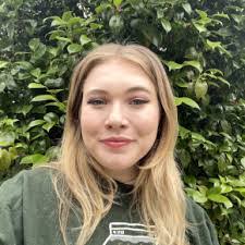 Hannah Knott's Instagram, Twitter & Facebook